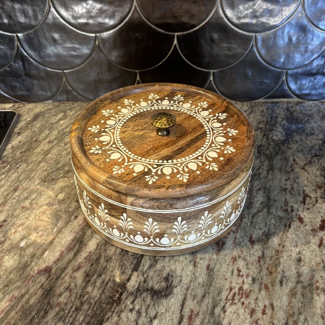 Mango wood roti box with hand-painted floral lid and brass knob – 9-inch chapati keeper