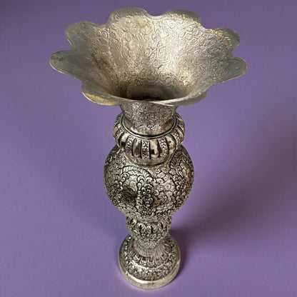 Perspective view of the 21-inch silver floral vase highlighting its substantial 2170-gram weight and premium heirloom quality.