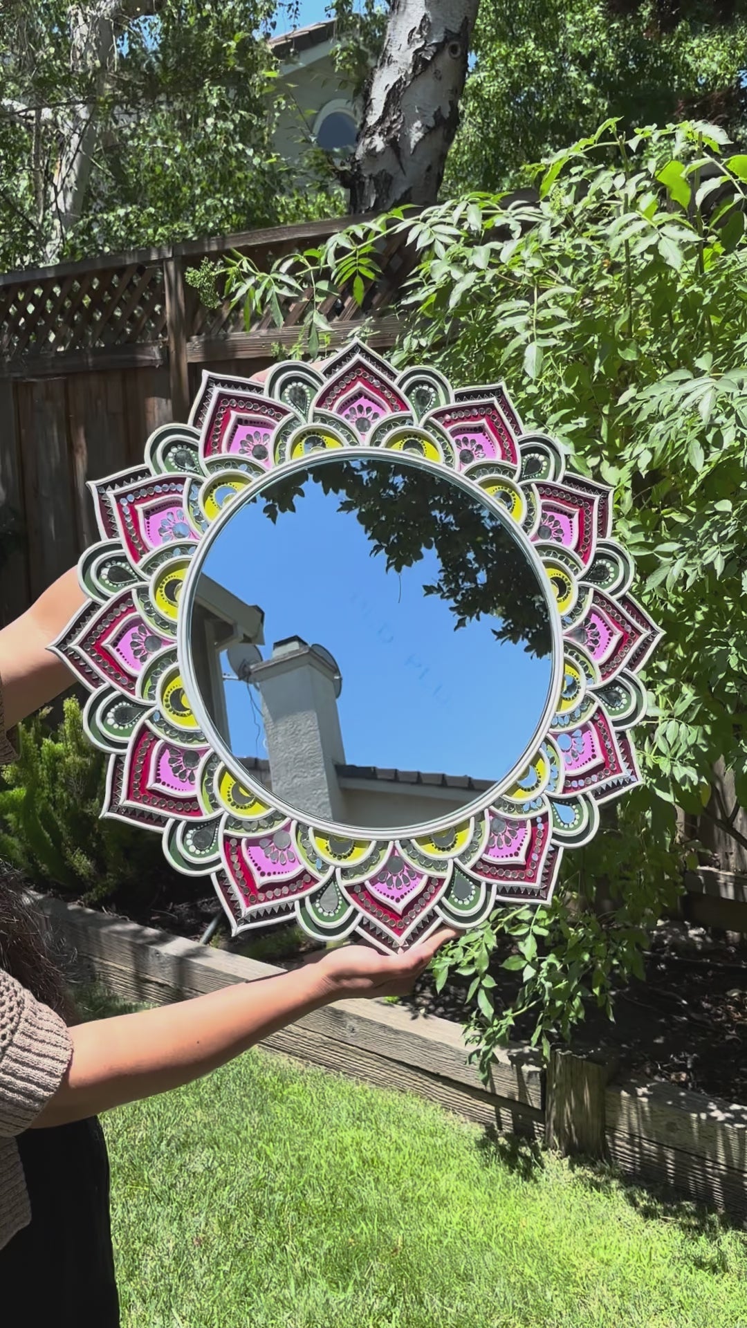 Video of Round Colored Sun Shaped Lippan Mirror 