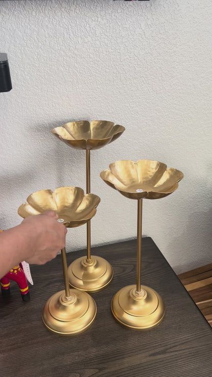 Video Of Standing T-Light Holder Set