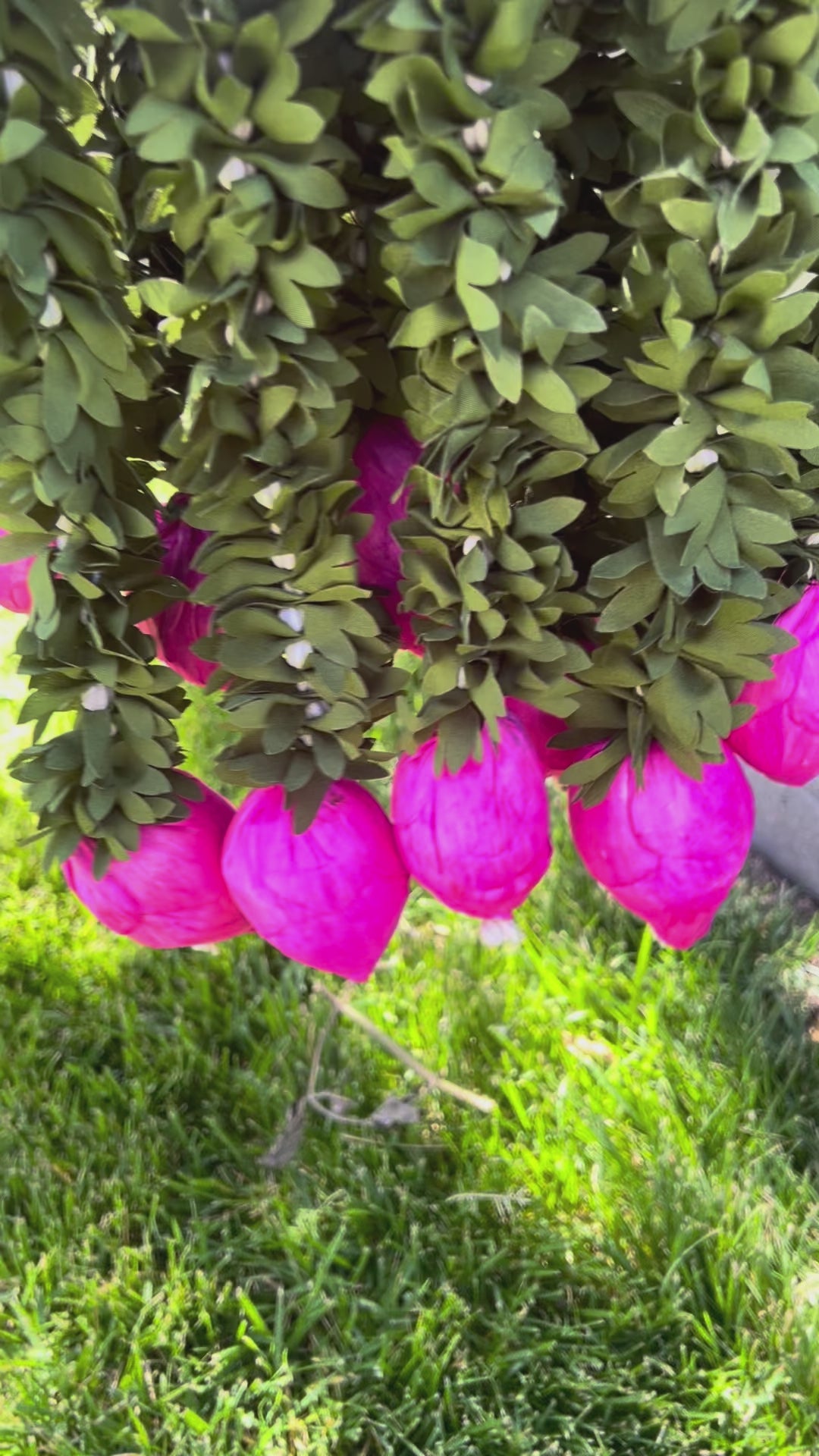 Video showcase of Urli Utsav jasmine and lotus bud fabric garland set of 10 – handmade artificial Indian floral garlands in pink, white and green